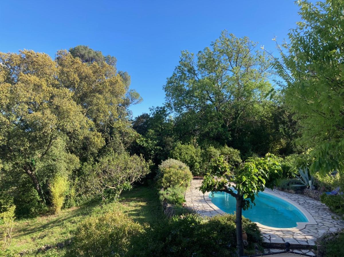 La Parenthese Du Var - Gite Avec Grande Terrasse Vue Sur Piscine Saint-Antonin-du-Var Exterior photo