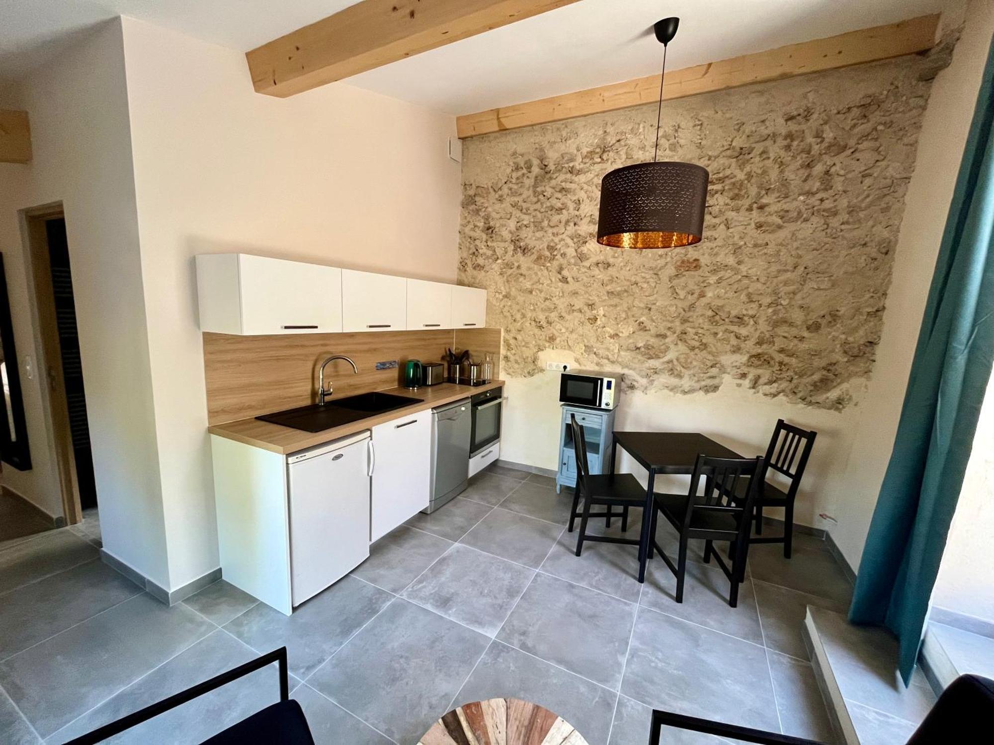 La Parenthese Du Var - Gite Avec Grande Terrasse Vue Sur Piscine Saint-Antonin-du-Var Exterior photo